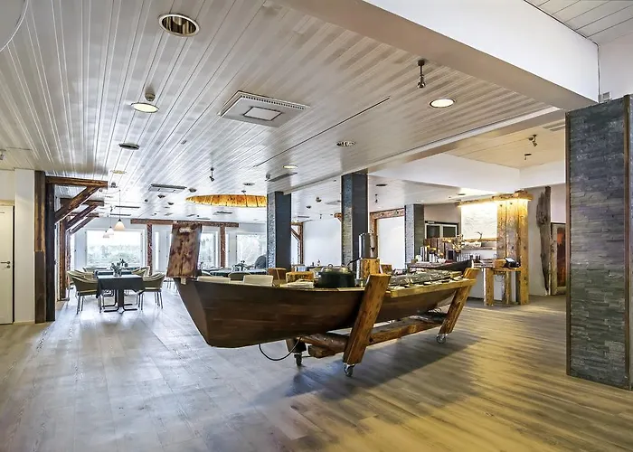 Ellivuori 3* ساستاملا